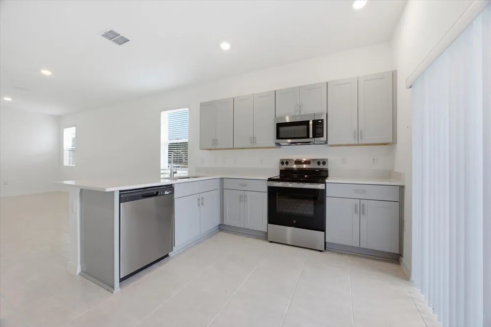 2874 Skyline Loop Kissimmee, FL 34758