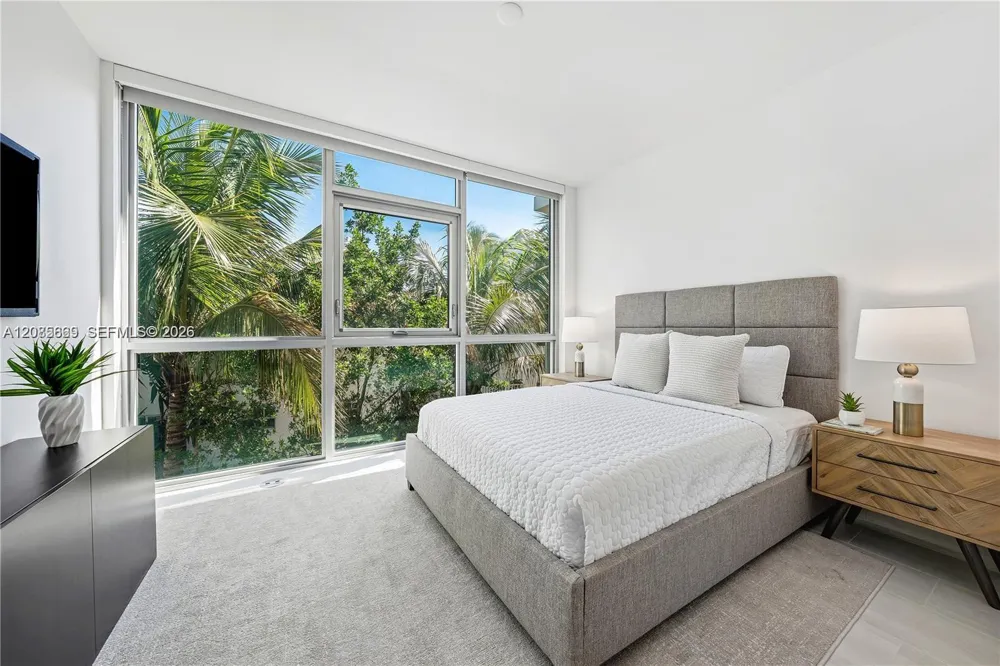 10281 W Bay Harbor Dr #304 Bay Harbor Islands, FL 33154