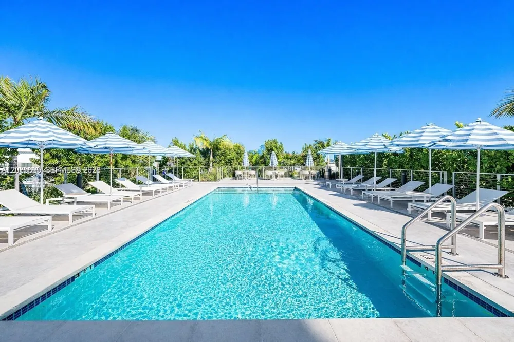 10281 W Bay Harbor Dr #304 Bay Harbor Islands, FL 33154