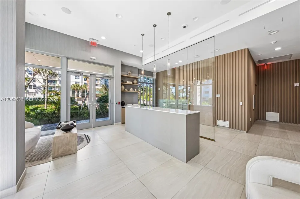 10281 W Bay Harbor Dr #304 Bay Harbor Islands, FL 33154