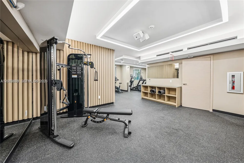 10281 W Bay Harbor Dr #304 Bay Harbor Islands, FL 33154