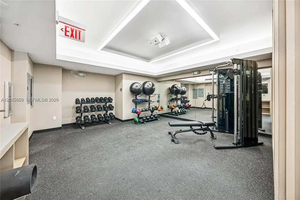 10281 W Bay Harbor Dr #304 Bay Harbor Islands, FL 33154