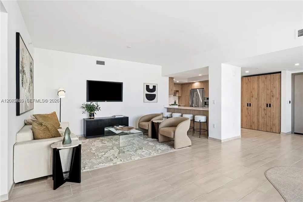 10281 W Bay Harbor Dr #304 Bay Harbor Islands, FL 33154