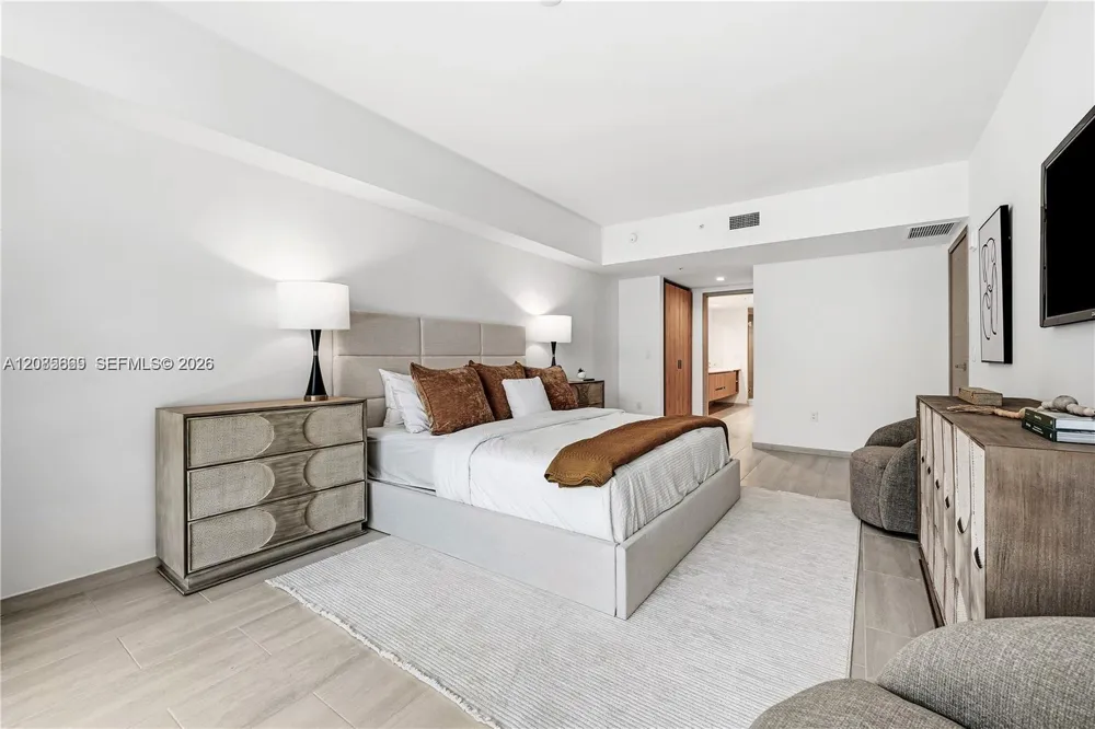 10281 W Bay Harbor Dr #304 Bay Harbor Islands, FL 33154