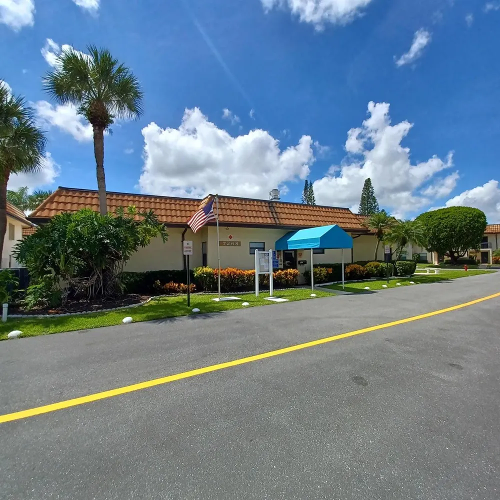 7221 Golf Colony Court #102 Lake Worth, FL 33467