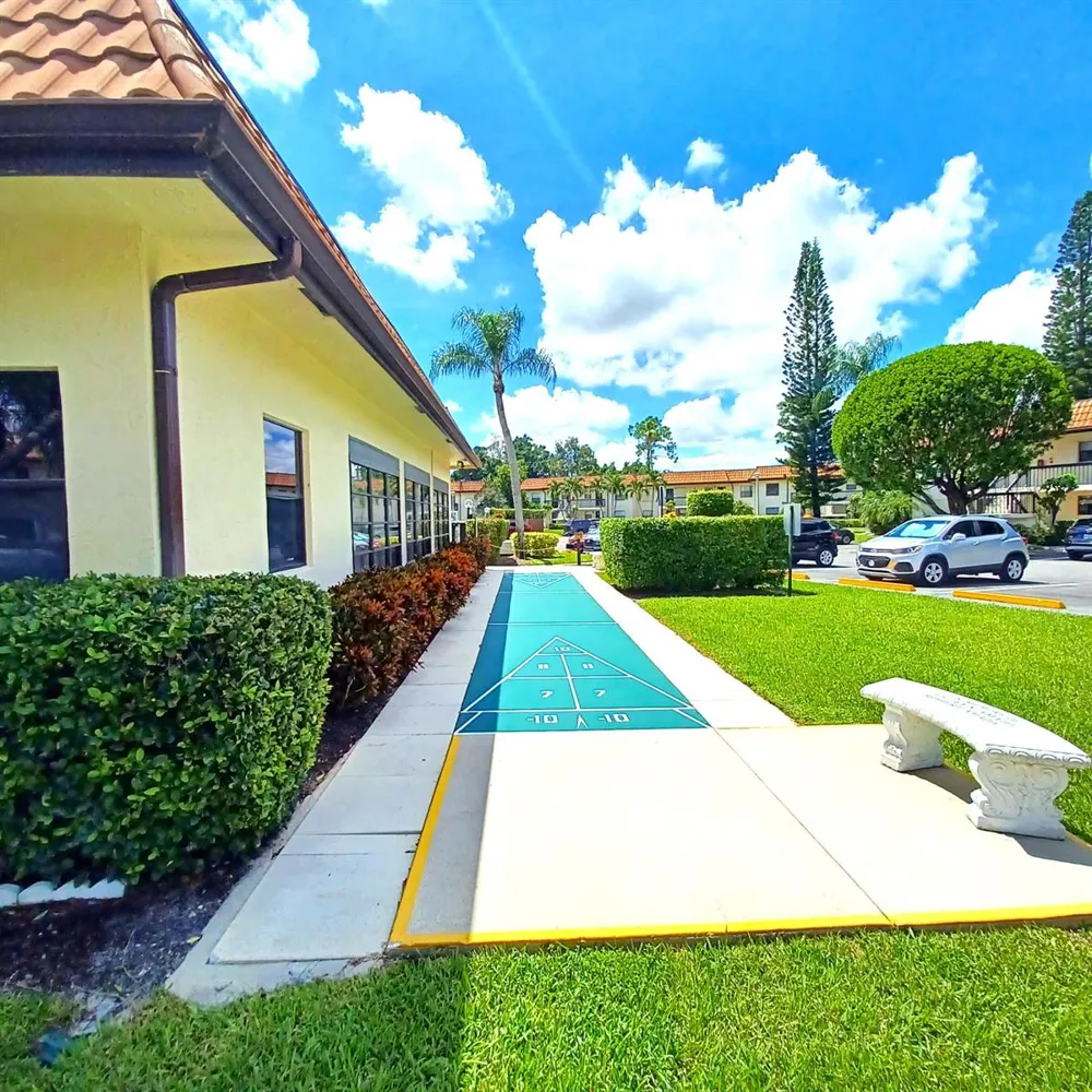 7221 Golf Colony Court #102 Lake Worth, FL 33467