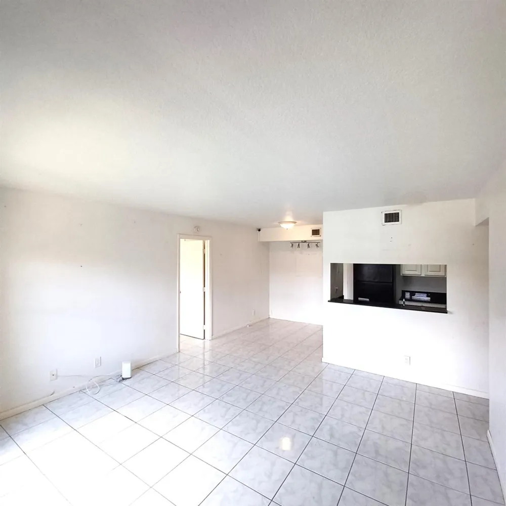 7221 Golf Colony Court #102 Lake Worth, FL 33467