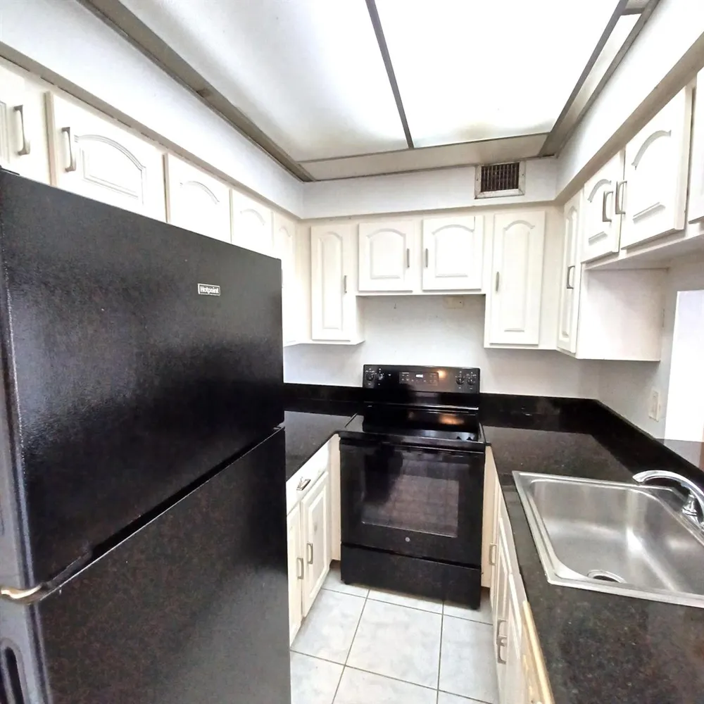 7221 Golf Colony Court #102 Lake Worth, FL 33467