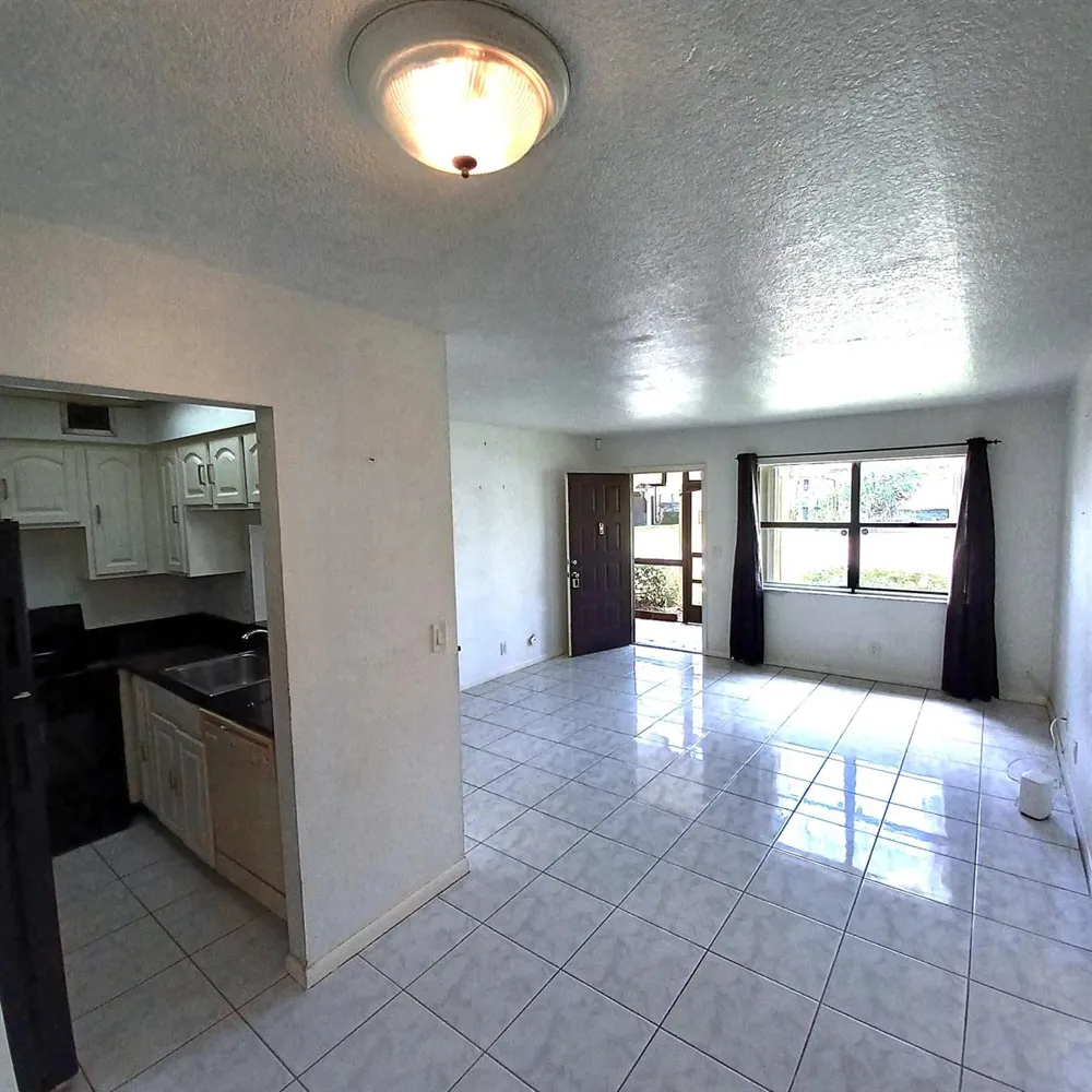 7221 Golf Colony Court #102 Lake Worth, FL 33467