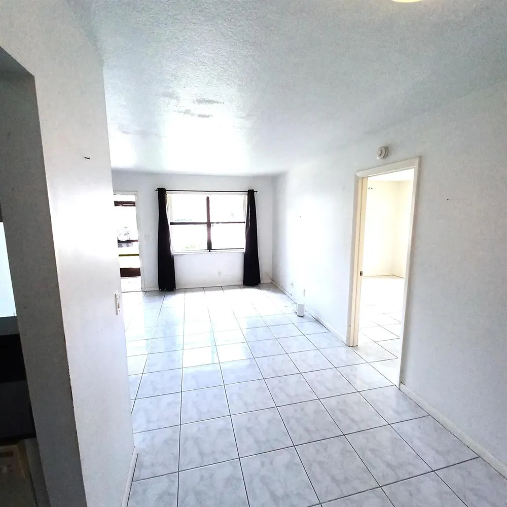 7221 Golf Colony Court #102 Lake Worth, FL 33467
