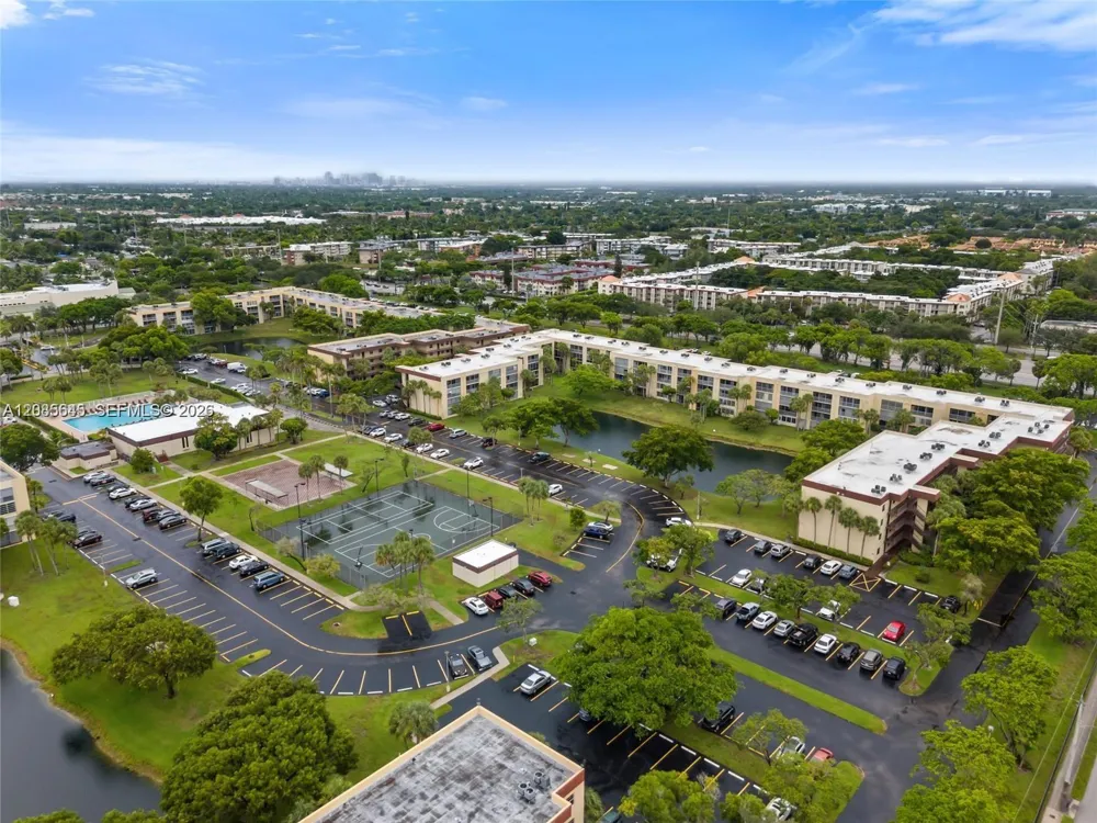 3141 NW 47th Ter #121 Lauderdale Lakes, FL 33319