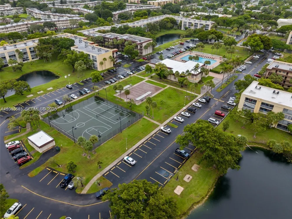 3141 NW 47th Ter #121 Lauderdale Lakes, FL 33319