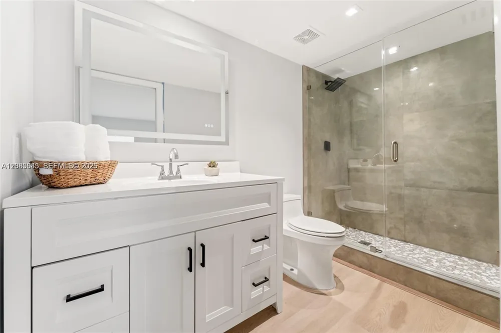3141 NW 47th Ter #121 Lauderdale Lakes, FL 33319