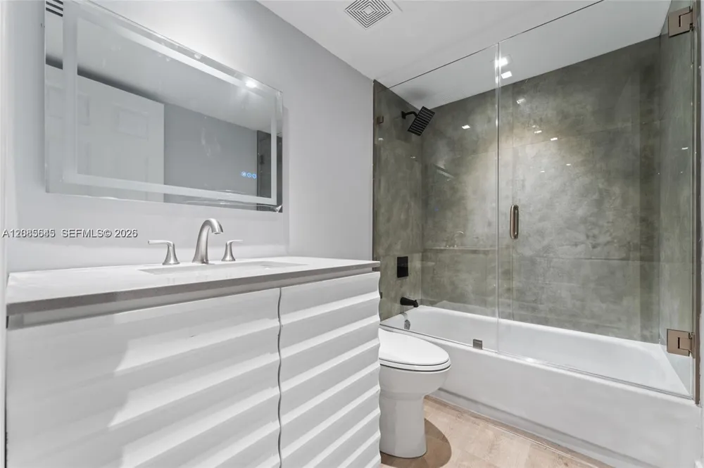 3141 NW 47th Ter #121 Lauderdale Lakes, FL 33319