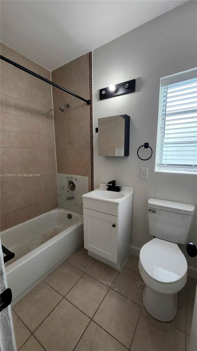 847 81st St #7 Miami Beach, FL 33141