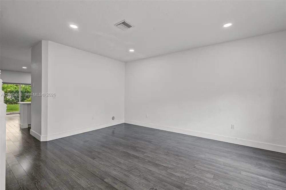 5779 NW 116th Ave #104 Doral, FL 33178