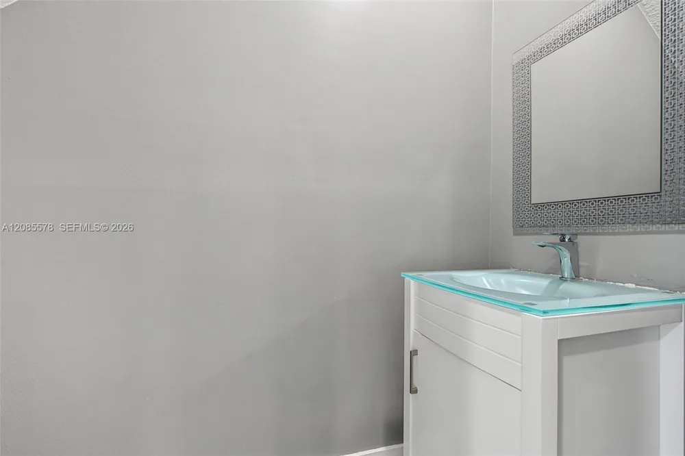 5779 NW 116th Ave #104 Doral, FL 33178