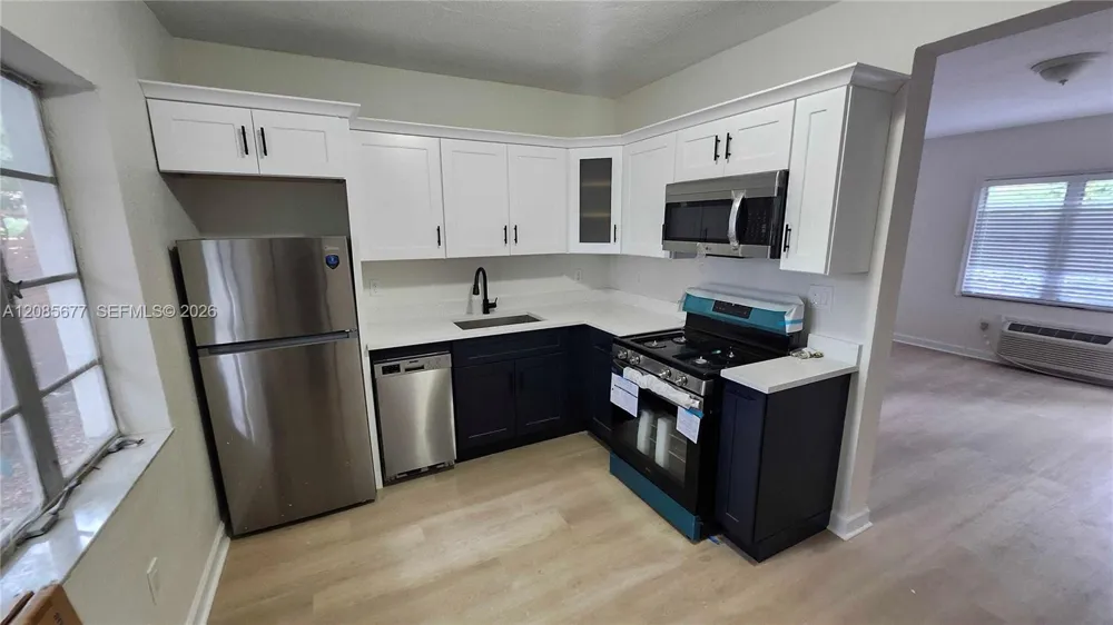 847 81st St #2 Miami Beach, FL 33141