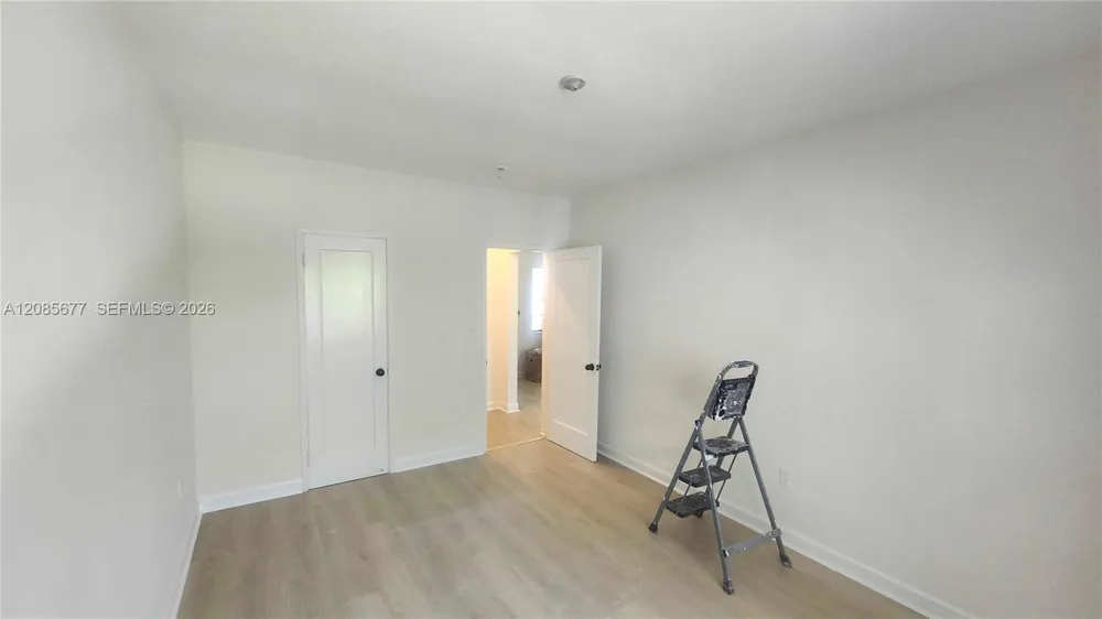 847 81st St #2 Miami Beach, FL 33141