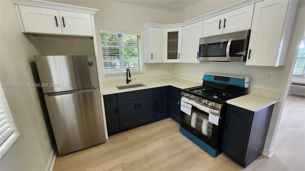 847 81st St #5 Miami Beach, FL 33141
