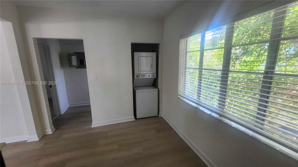 847 81st St #5 Miami Beach, FL 33141