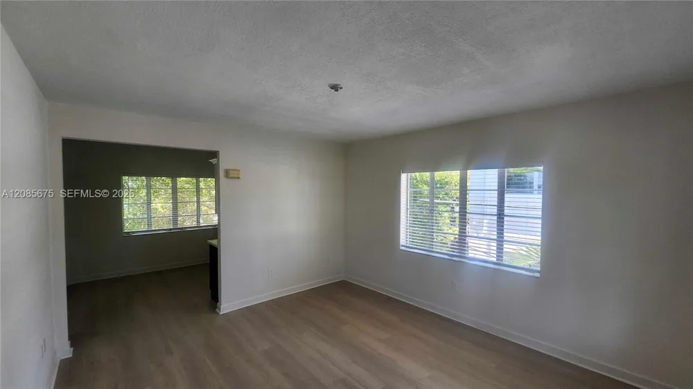 847 81st St #5 Miami Beach, FL 33141