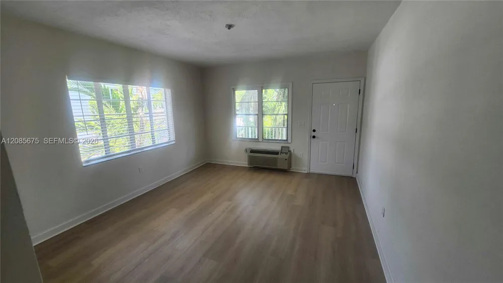 847 81st St #5 Miami Beach, FL 33141