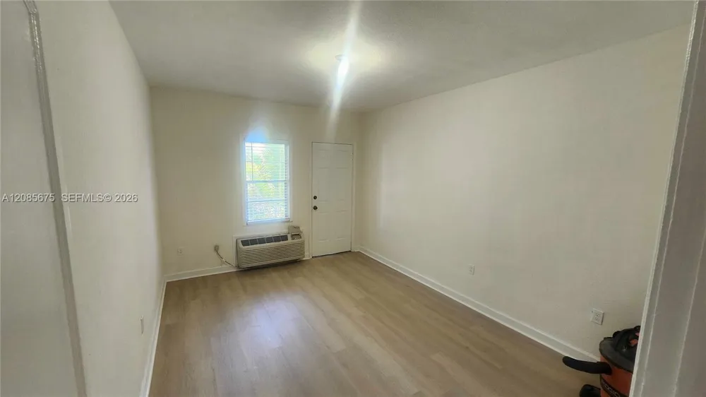 847 81st St #5 Miami Beach, FL 33141