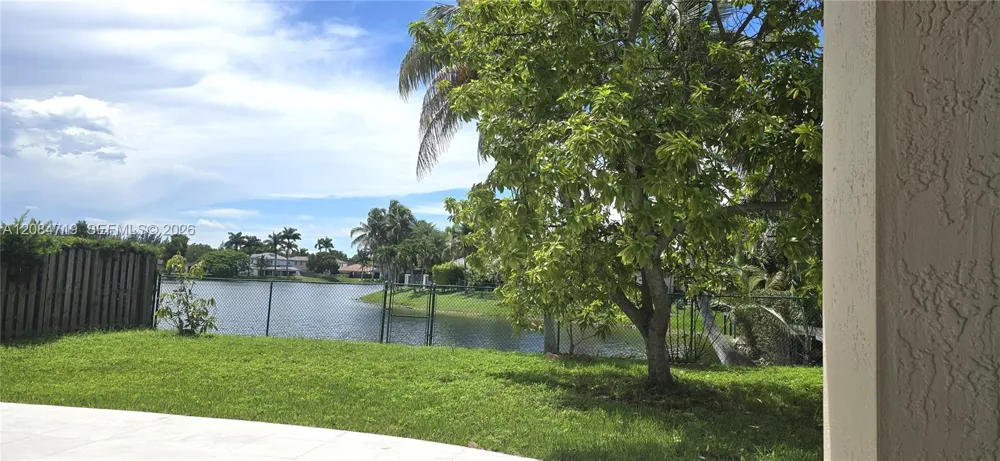 3670 SW 154th Ct Miami, FL 33185