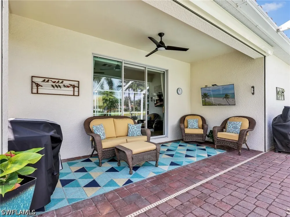 Fern Lake Court Naples, FL 34114