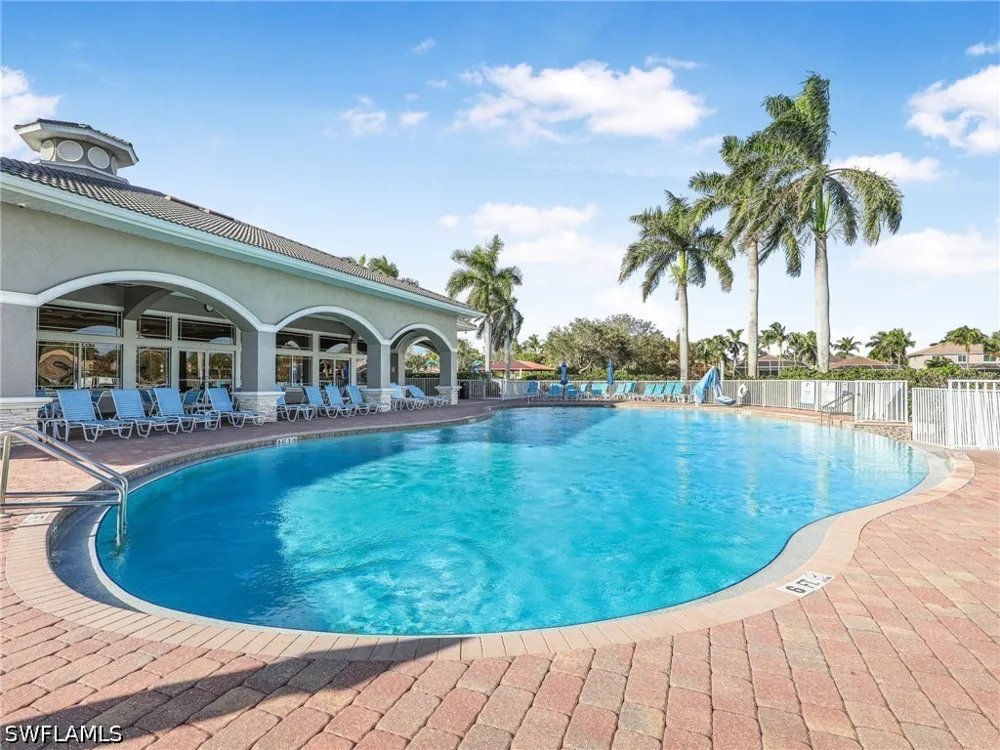 Fern Lake Court Naples, FL 34114
