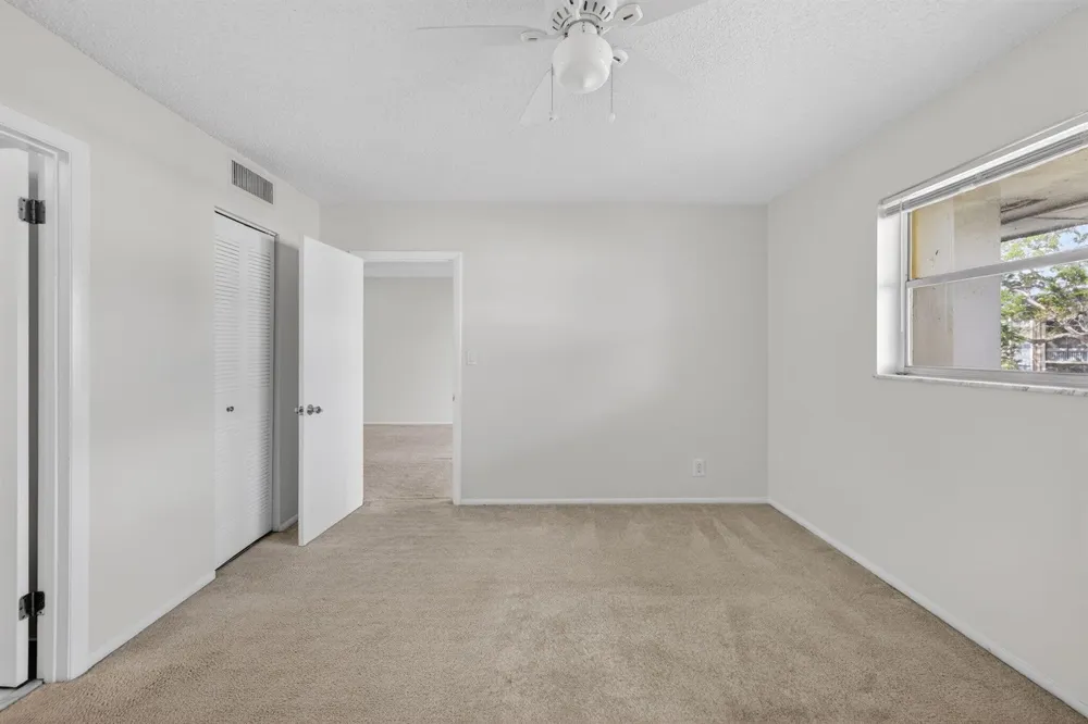 7925 S Colony Circle Tamarac, FL 33321