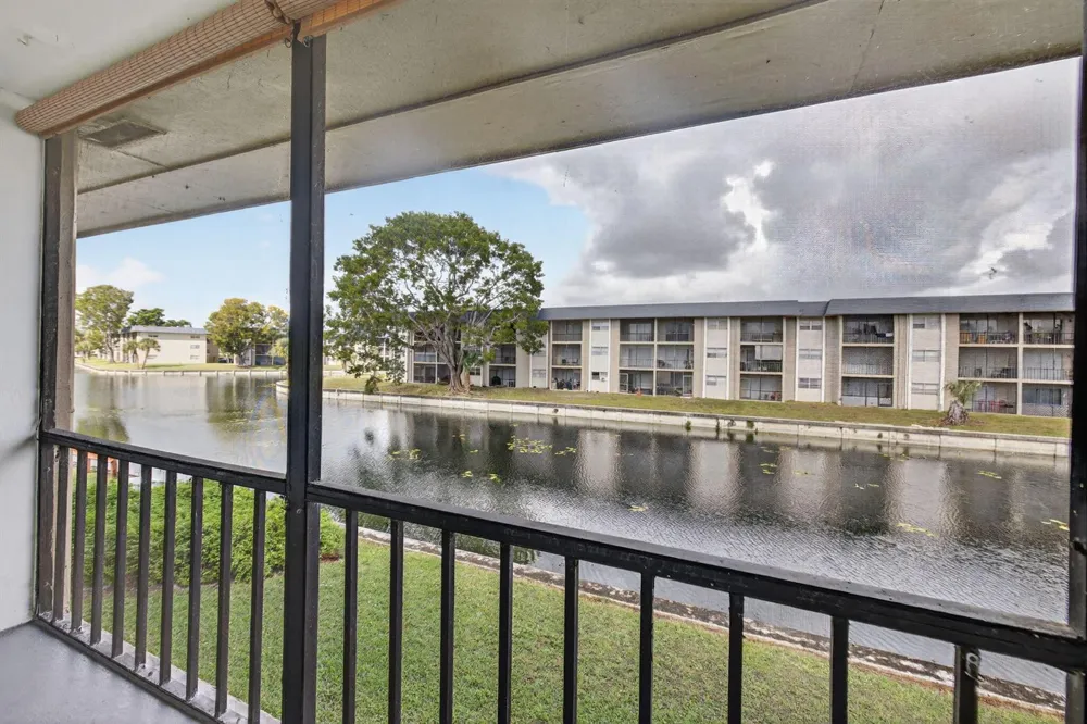 7925 S Colony Circle Tamarac, FL 33321