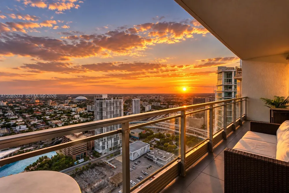 92 SW 3rd St #4407 Miami, FL 33130