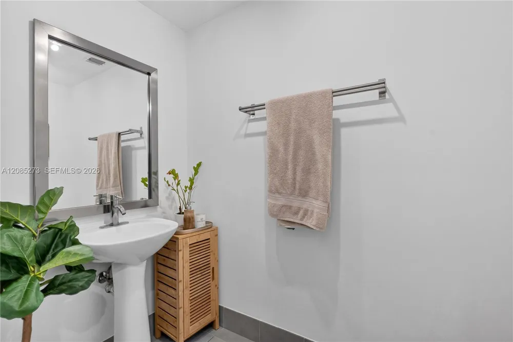 92 SW 3rd St #4407 Miami, FL 33130