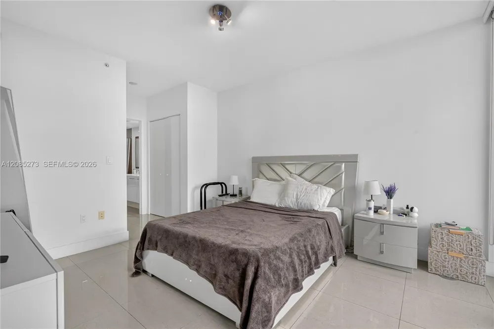 92 SW 3rd St #4407 Miami, FL 33130