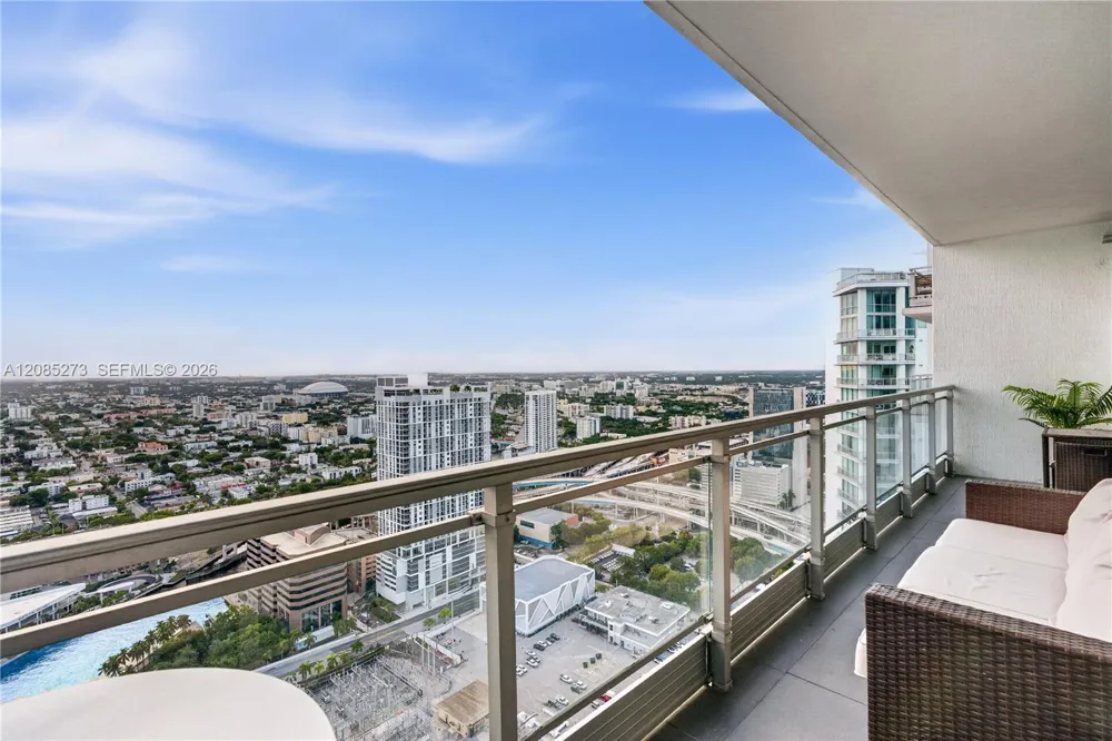 92 SW 3rd St #4407 Miami, FL 33130