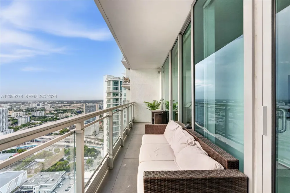 92 SW 3rd St #4407 Miami, FL 33130