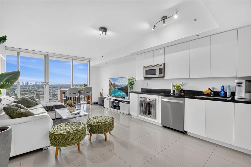 92 SW 3rd St #4407 Miami, FL 33130