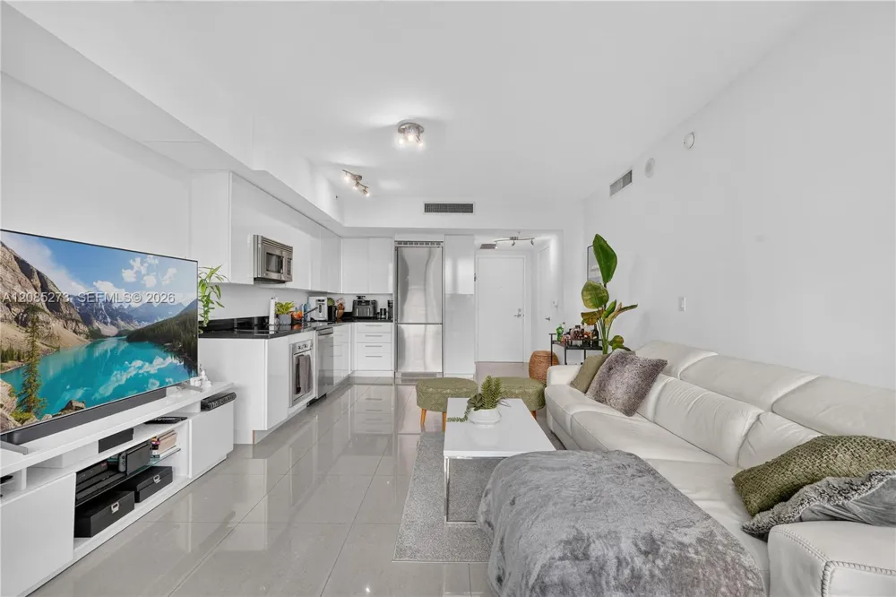 92 SW 3rd St #4407 Miami, FL 33130