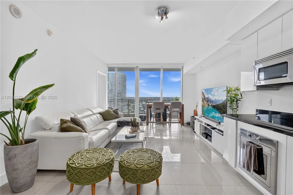 92 SW 3rd St #4407 Miami, FL 33130