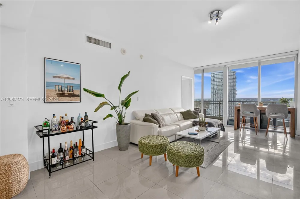 92 SW 3rd St #4407 Miami, FL 33130