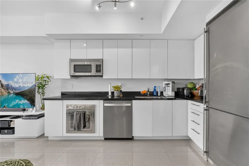 92 SW 3rd St #4407 Miami, FL 33130