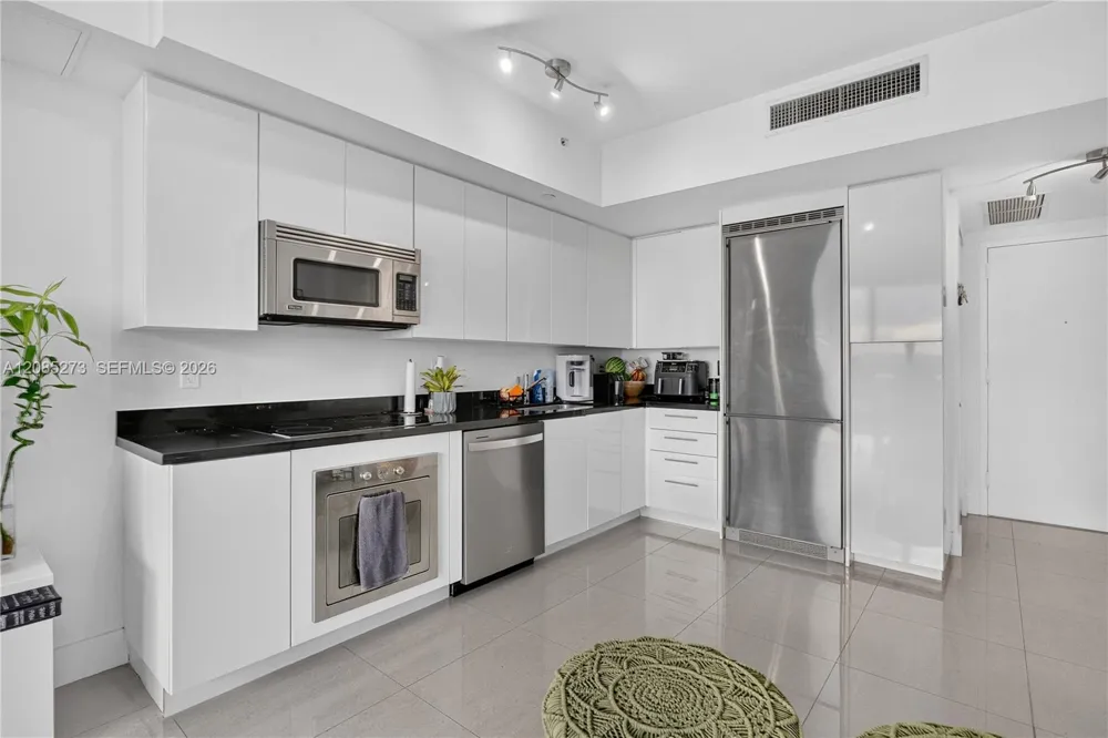 92 SW 3rd St #4407 Miami, FL 33130