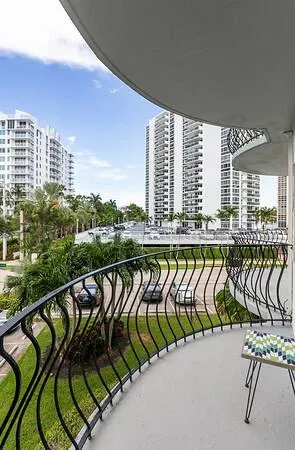 3250 NE 28th Street #305 Fort Lauderdale, FL 33308