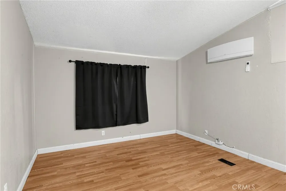 19009 Joshua Adelanto, CA 92301