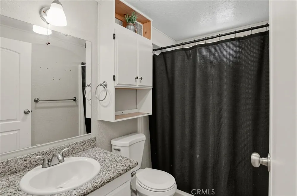 19009 Joshua Adelanto, CA 92301