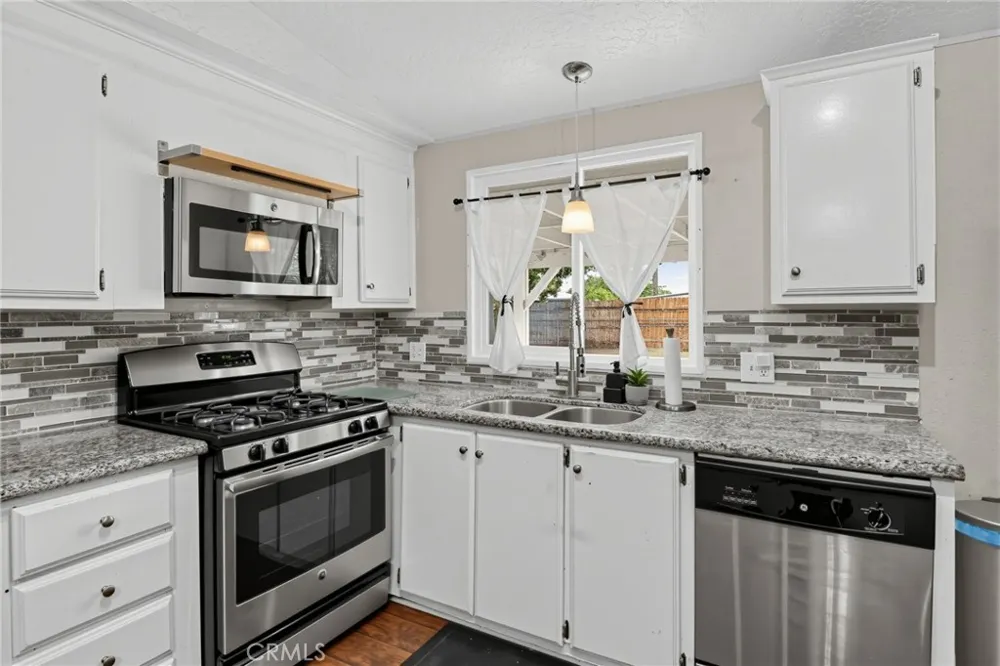 19009 Joshua Adelanto, CA 92301