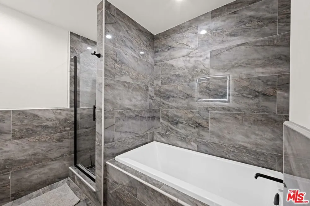 321 Oakhurst Drive #601 Beverly Hills, CA 90210