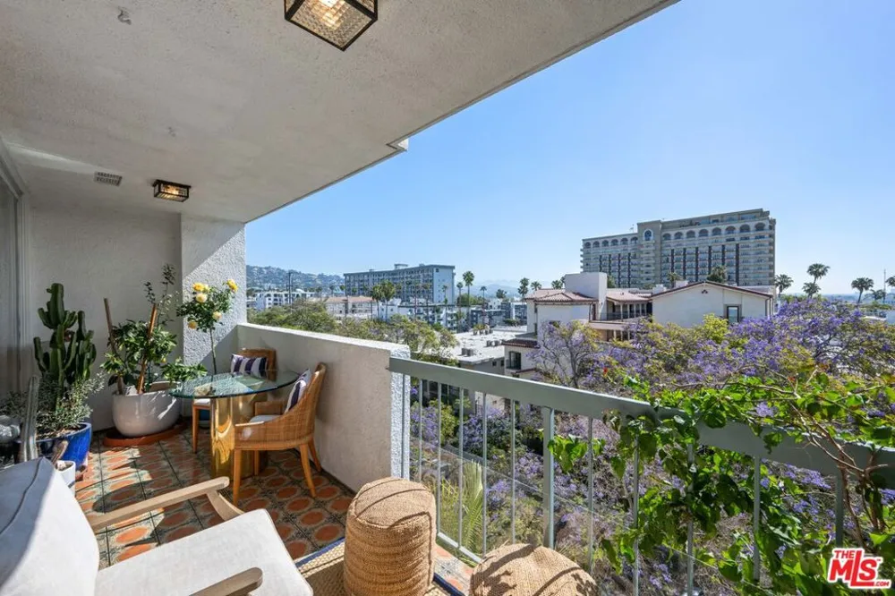 321 Oakhurst Drive #601 Beverly Hills, CA 90210